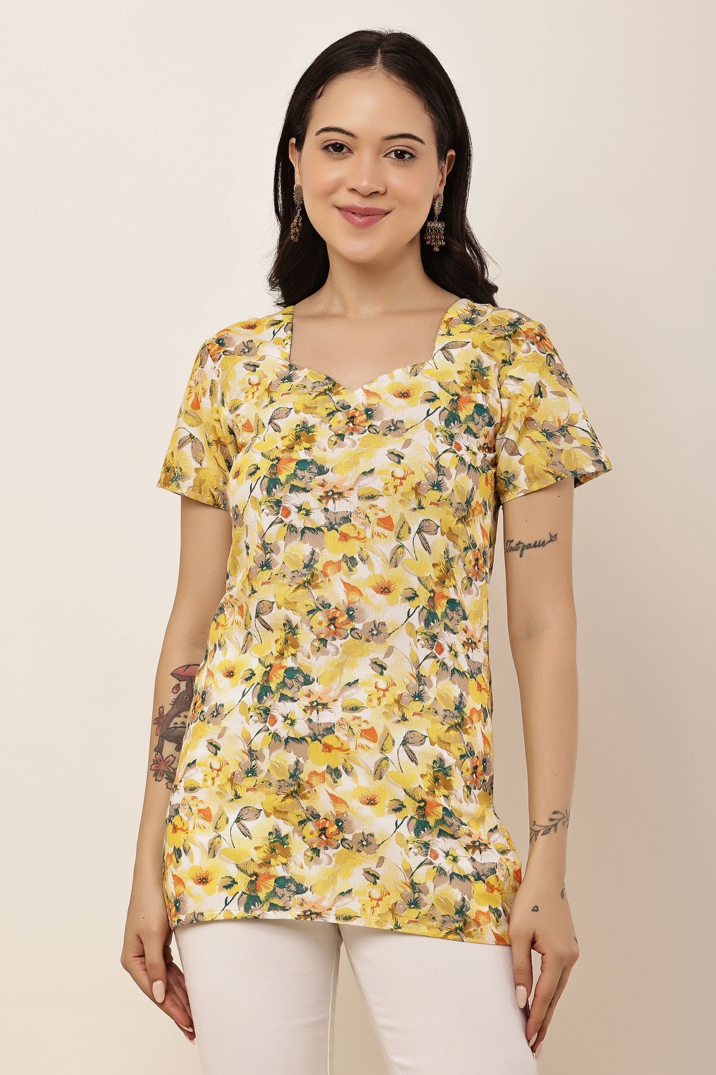 Women's Yellow Floral Printed Sweetheart Neck Short Sleeve Top