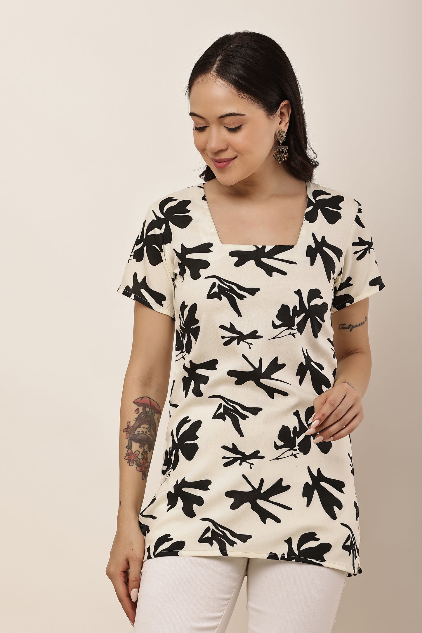 Women's Off-White Abstract Floral Print Square Neck Tunic Top