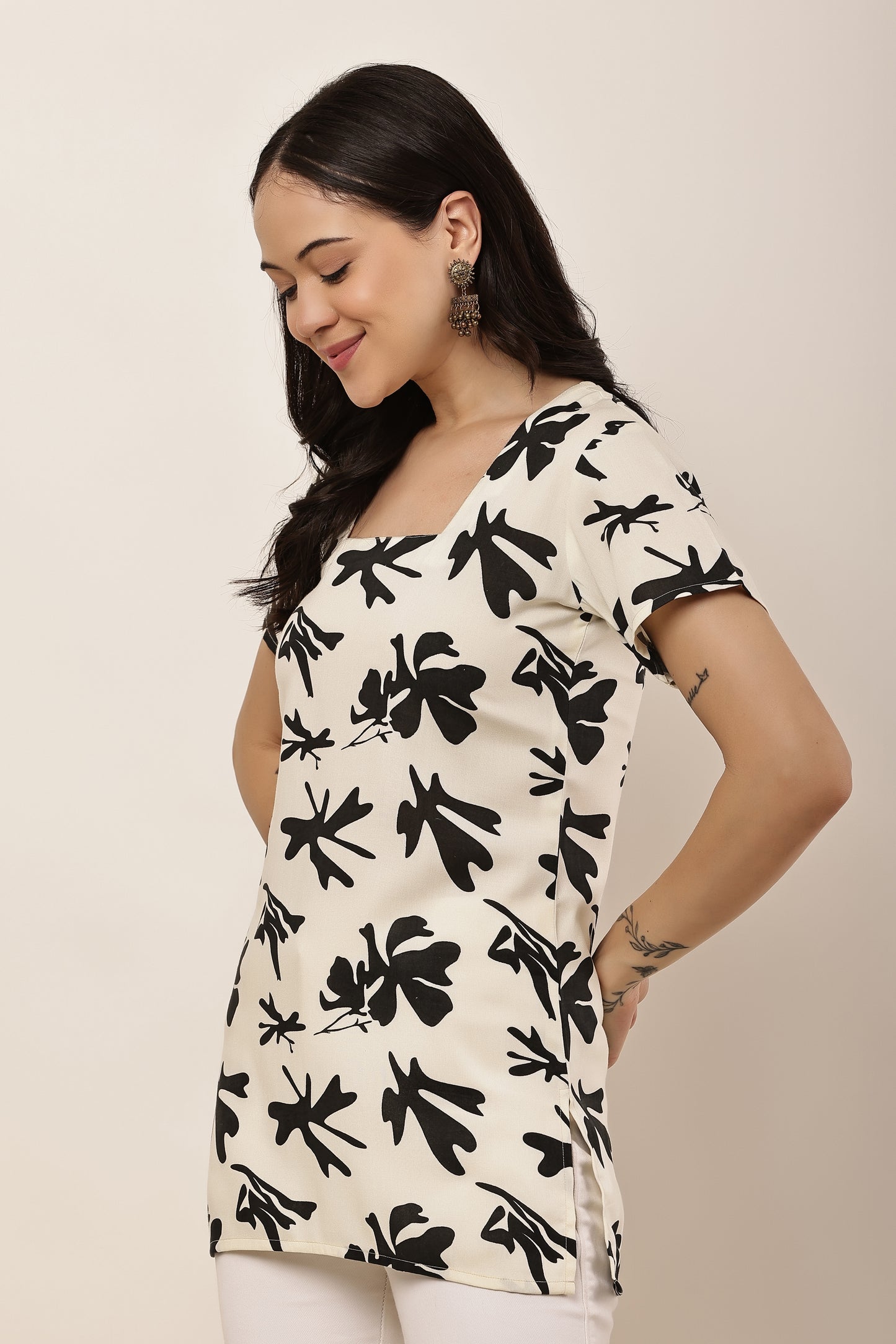 Women's Off-White Abstract Floral Print Square Neck Tunic Top