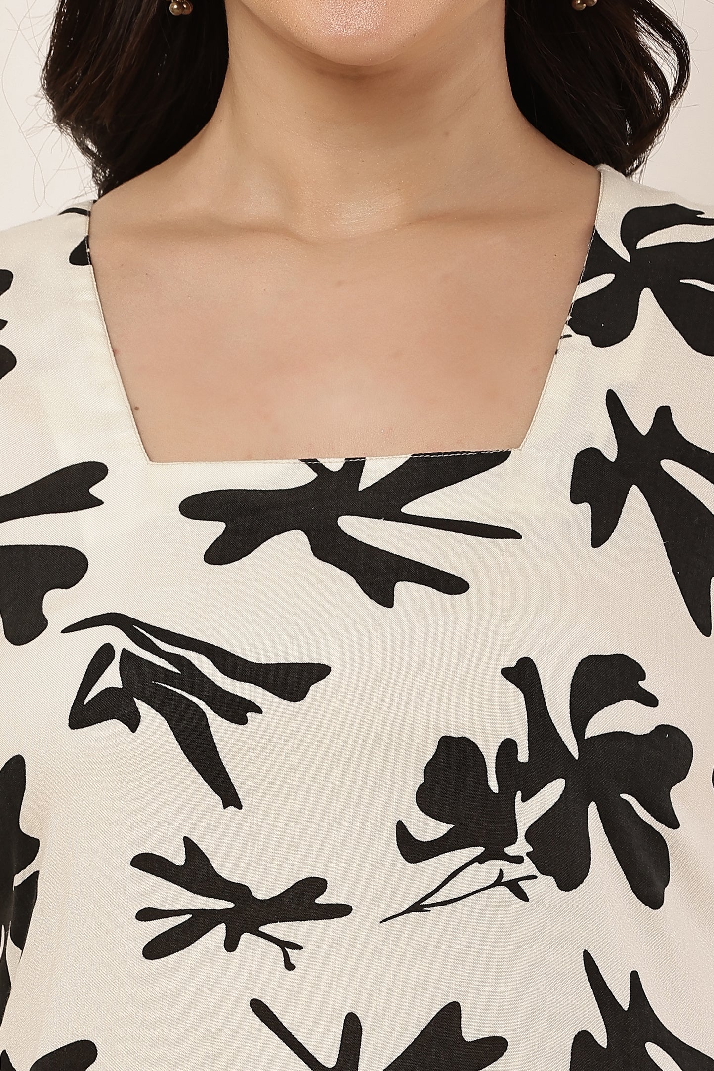 Women's Off-White Abstract Floral Print Square Neck Tunic Top