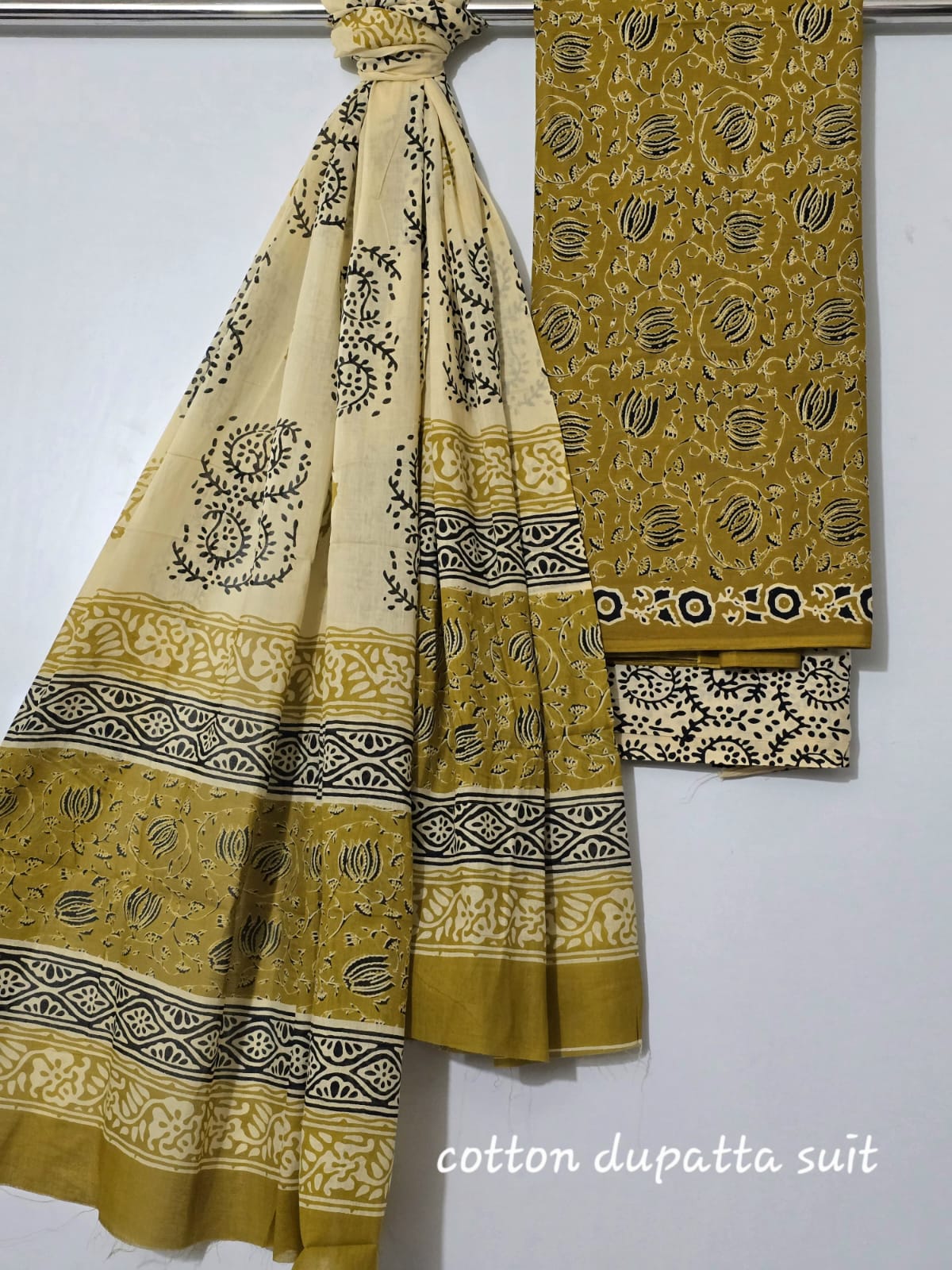 Cotton Dupatta Suit with Traditional Block Prints – Elegant Red & Beige Pattern